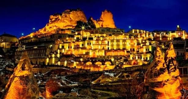 KAPADOKYA GECE YÜRÜYÜŞÜ(PERİ BACALARI BALON SEYİRLİ)